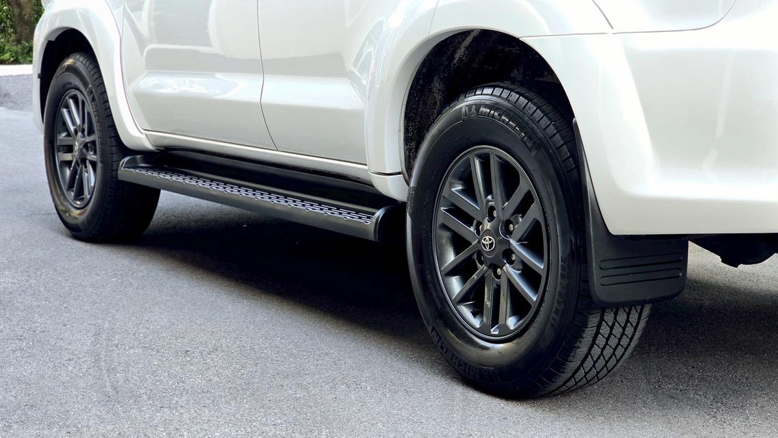 รหัสรถ WB36 Toyota Fortuner 2.5V A/t (Minorchange ตัวสุดท้าย ล้อดำ ภายในดำ ) ปี  2015 3