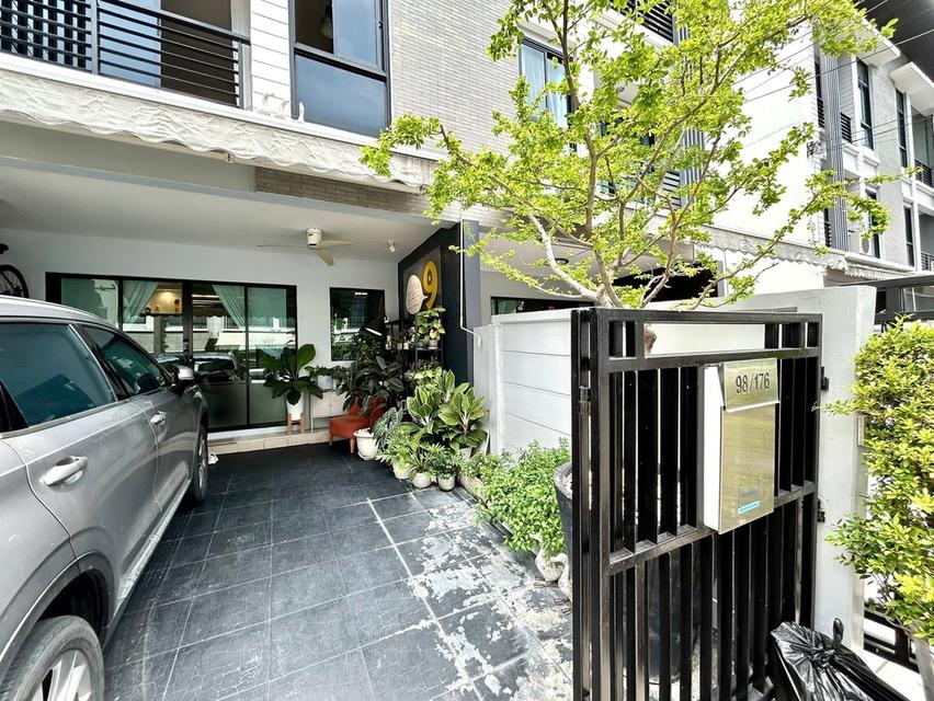 ขายทาวน์โฮม/โฮมออฟฟิศ 3 ชั้น | บ้านกลางเมือง พระราม 9 - รามคำแหง ทำเลใจกลางเมือง เดินทางสะดวก เลียบด่วน ฉลองรัช ใกล้ ม.รามคำแหง Baan Klang Muang Rama 6