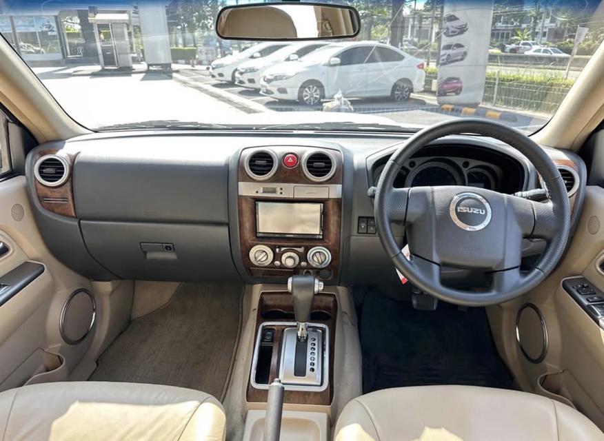 ISUZU MU-7 3.0 ขับ 2 10