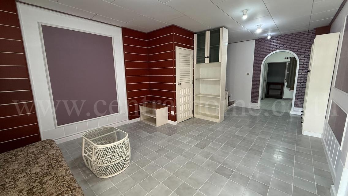 ทาวน์เฮ้าส์ 2 ชั้น ลาดพร้าว 101 ใกล้ MRT สถานีลาดพร้าว 101 พร้อมอยู่ 4