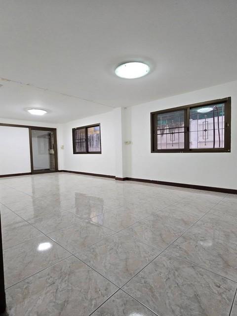 ให้เช่าบ้านเดี่ยว 2 ชั้น 50 ตรว. 6 ห้องนอน หมู่บ้านเสนานิเวศน์ 1 ประเสริญมนูกิจ 18 ใกล้ถนนเกษตรนวมินทร์ ใกล้ ม.เกษตร 5