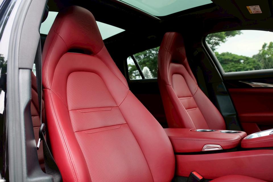 Porsche Panamera Sport Turismo 4 E-Hybrid Facelift ปี 2022 Full Option รูปที่ 13