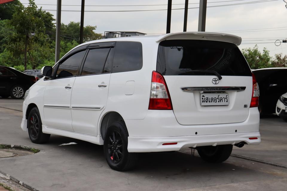 TOYOTA INNOVA 2.0 V 2013