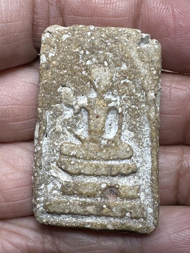 พระสมเด็จพิมพ์ใหญ่ เนื้อเก่ามีมวลสารเป็นก้อน