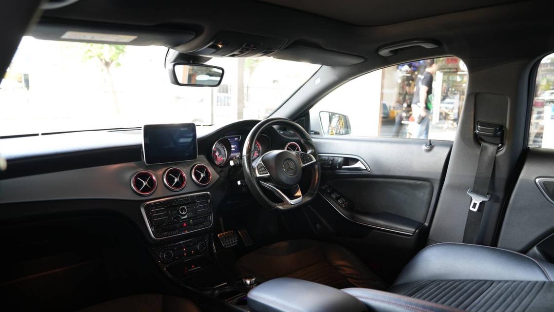 Mercedes-Benz CLA250 W117 AMG Shooting Brake ปี 2016 14