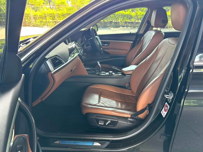 2018 BMW 320d LUXURY F30 ฟรีดาวน์รถสวยจัดมือเดียว รูปที่ 10