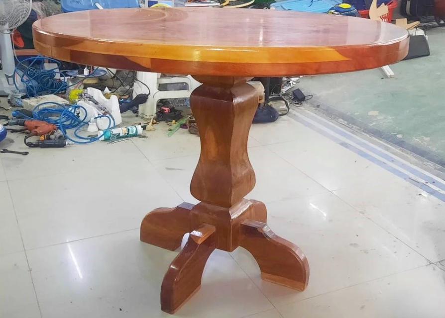 โต๊ะไม้กลม 2