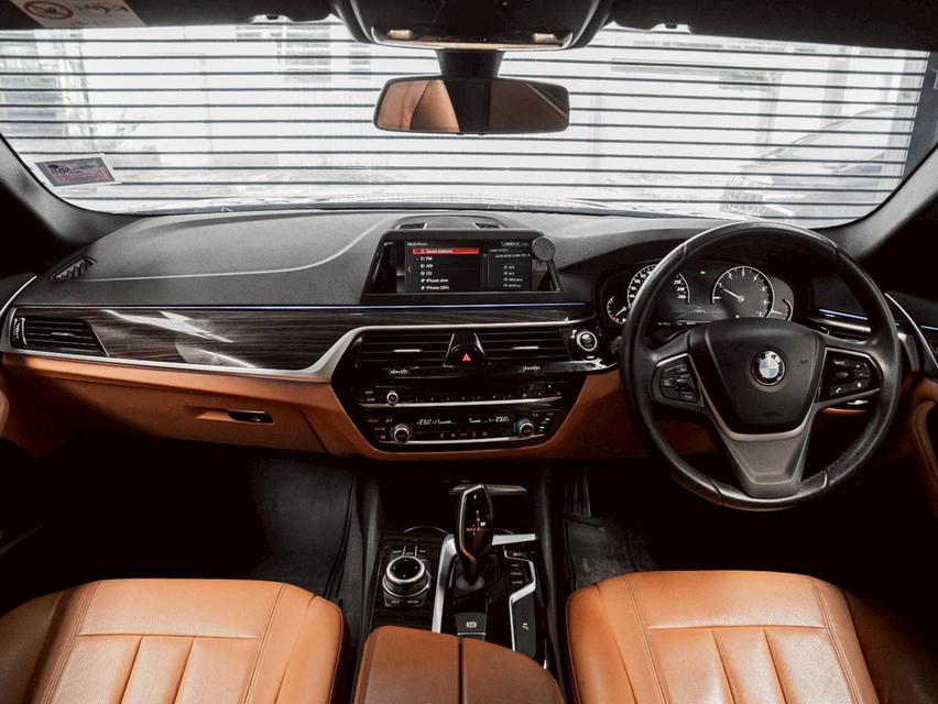 รหัสรถ 67GG6561 BMW 530i g30 ปี2017