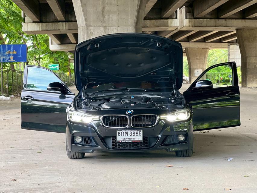 BMW 330E Year 2017 7