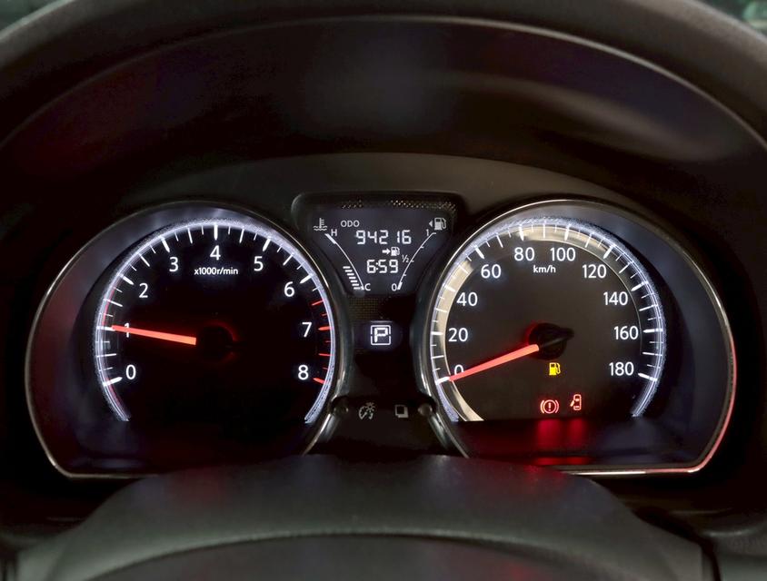 NISSAN ALMERA 1.2 E Sportech ปี2015 8