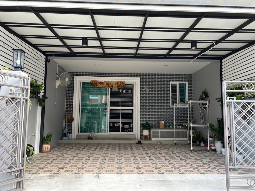 ทาวน์โฮม 2 ชั้น หน้ากว้าง 5.7 ม. 3 ห้องน้อน 3 ห้องน้ำ 2