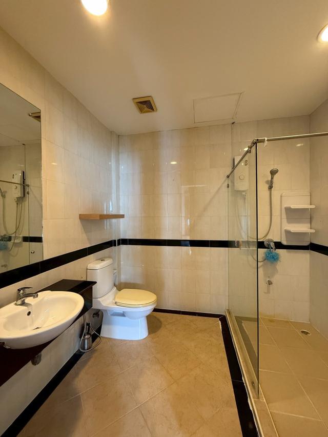 ให้เช่าทาวน์เฮาส์หมู่บ้านกลางเมืองลูเซิร์น สุขุมวิท 3 ชั้น พร้อมเข้าอยู่ 22 ตรว. 88 ตรม. 3 นอน 3 น้ำ มีห้องครัวพร้อมเฟอร 5