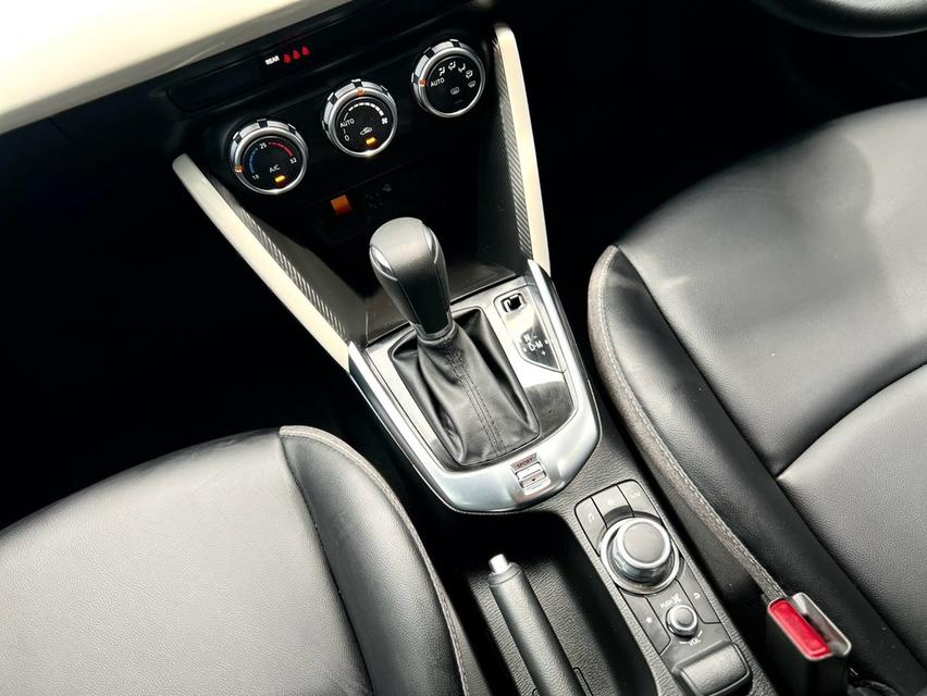รุ่นรถ : Mazda 2 1.3 Ultra Hatchback เครื่องยนต์: เบนซิน เกียร์: ออโต้ ปี: 2026 สี: เทา ไมล์ 4xx Km. รูปที่ 17