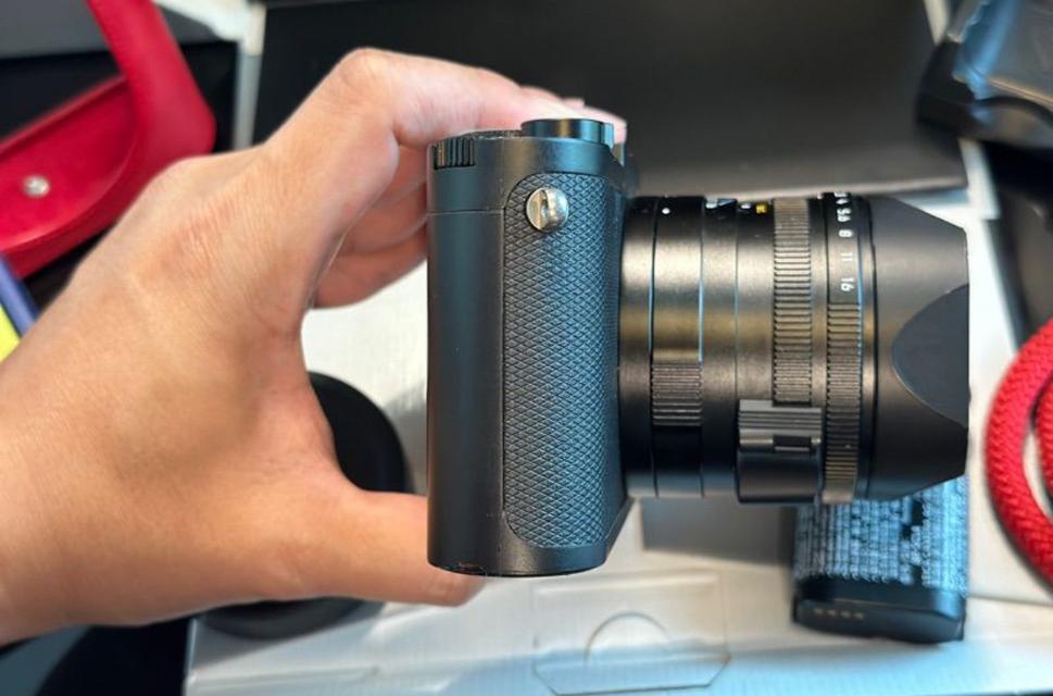 Leica รุ่น Q2 5