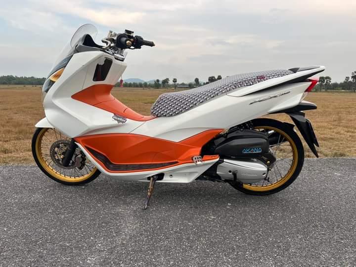 Honda pcx ขาวส้ม 2