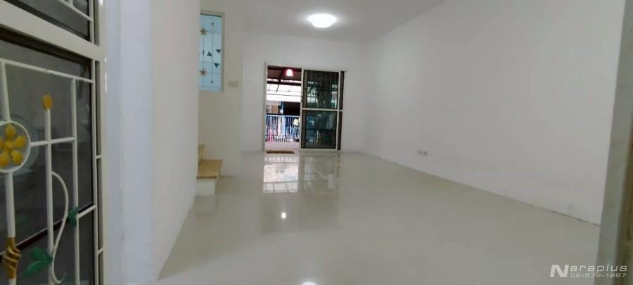 68111098 : ขายทาวน์เฮ้าส์ 2 ชั้น แนวรถไฟฟ้าสายสีแดง โครงการพฤกษาวิลล์ 40 ดอนเมือง-โลคัลโรด ถนนกำแพงเพชร 6 (โลคัลโรด) ต.หลักหก ใกล้ ม.รังสิต ปทุมธานี ร 6