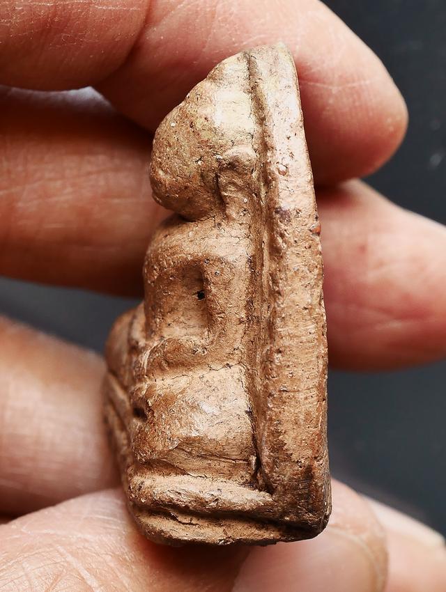 พระหลวงพ่อโต กรุบางกระทิง พิมพ์ปางสมาธิ...เก่าๆ รูปที่ 9