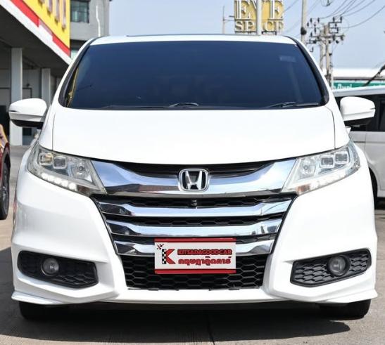 Honda Odyssey มือสองสีขาว 2