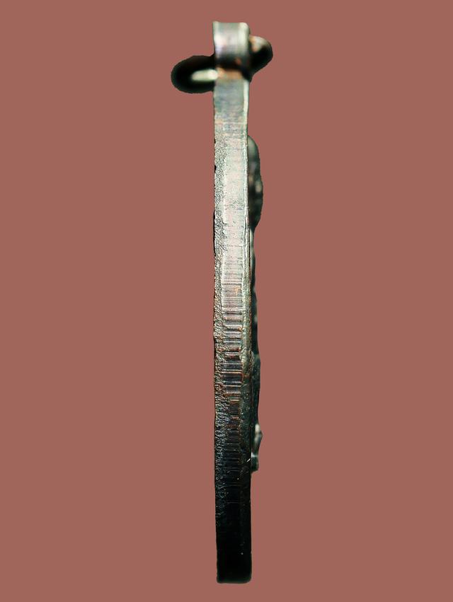 เหรียญสร้างบารมี หลวงพ่อคูณ วัดบ้านไร่ ปี 2519....เก่า เดิมๆ 5