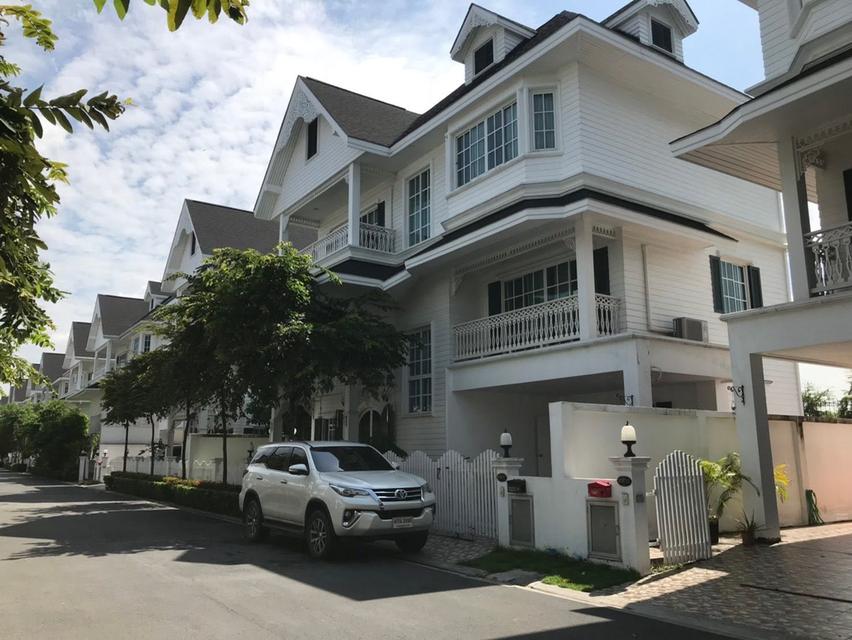 ให้เช่าบ้านเดี่ยว3ชั้น หลังใหญ่ สไตล์ยุโรป Fantasia Villa 3 International Village วิวสระว่ายน้ำ 1
