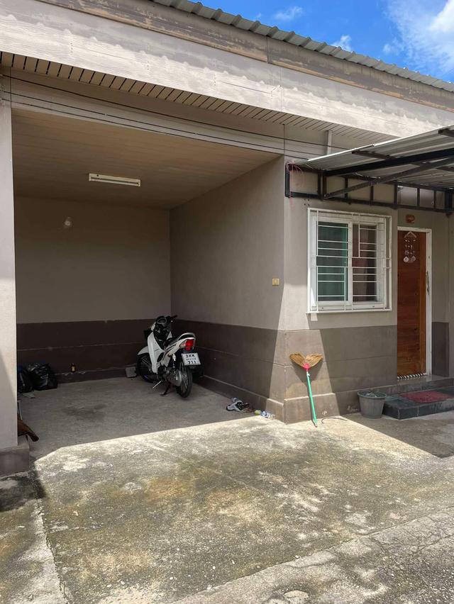 ตึกแถว 10 ห้องติดถนน 6