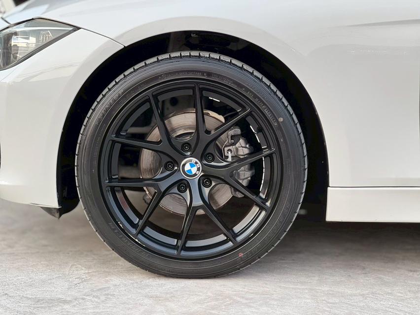 ปี 2013 BMW SERIES 3, 320i LUXURY โฉม คู่มือ/บุ๊คครบ รูปที่ 17