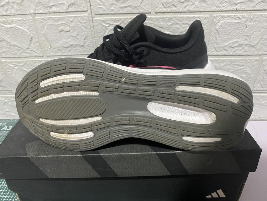 รองเท้า adidas ผู้หญิง 2