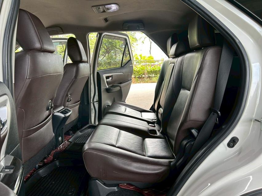 🔥 เครดิตดี ฟรีดาวน์  Toyota Fortuner 2.4 V 4WD AT ปี 2019 รูปที่ 19