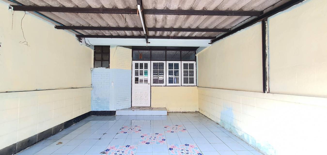 ขายทาวน์เฮ้าส์ ชั้นเดียว ม.สินสมบูรณ์ พุทธมณฑล สาย4 ฝั่งถนน เพชรเกษม พื้นที่ 20 ตรว. 2นอน 1น้ำ 1ครัว 1ห้องโถง ขาย1.1 ล. สนใจติดต่อ : โทร 064-0479411 ห 3