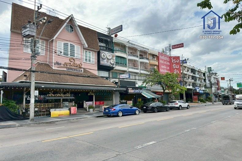 ขายอาคารพาณิชย์ 4.5 ชั้น หลังมุม หน้ากว้าง 15 ม. ติดถนนนวลจันทร์ ใกล้เลียบด่วน–EastVille 3