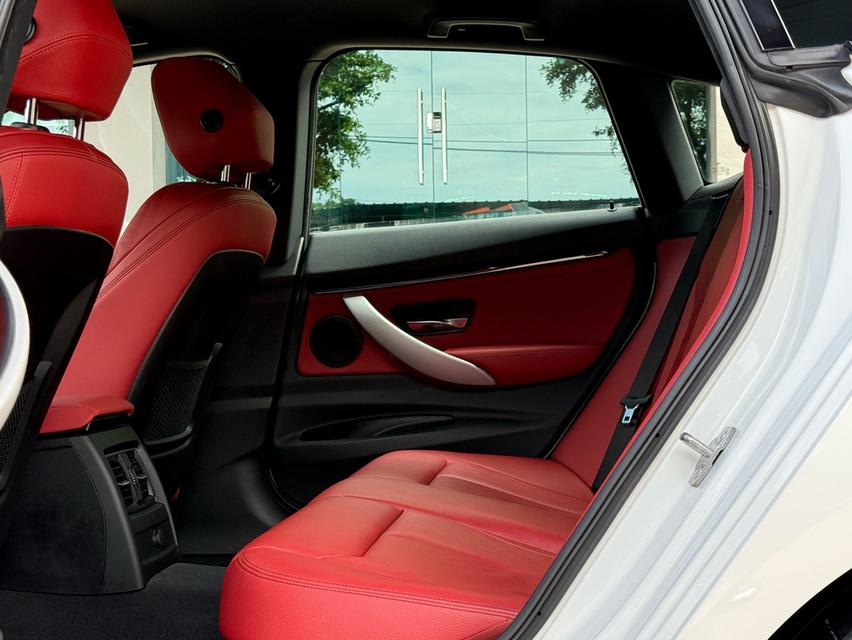 2020 BMW 320D GT MSPORT LCI รถมือเดียวออกป้ายแดง รถวิ่งน้อย เข้าศูนย์ตามระยะ รถไม่เคยมีอุบัติเหตุครับ 14