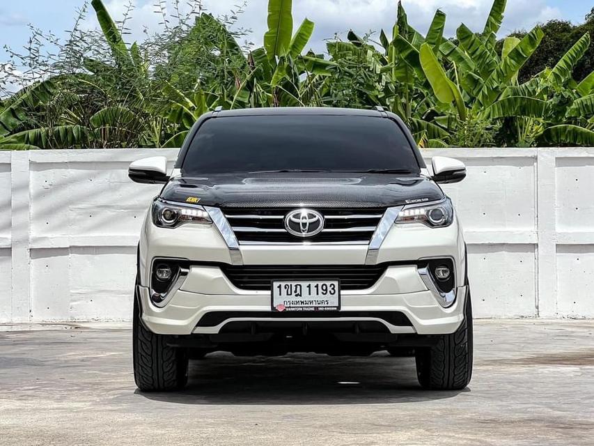 ขายToyota Fortuner 2.4V ปี20 2