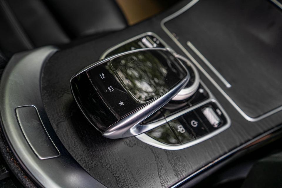 Mercedes-Benz C350 2.0 W205 e AMG Dynamic AT 2016 ไมล์ 74,xxx km. !!! ราคาพิเศษ 639,000 บาท รูปที่ 20