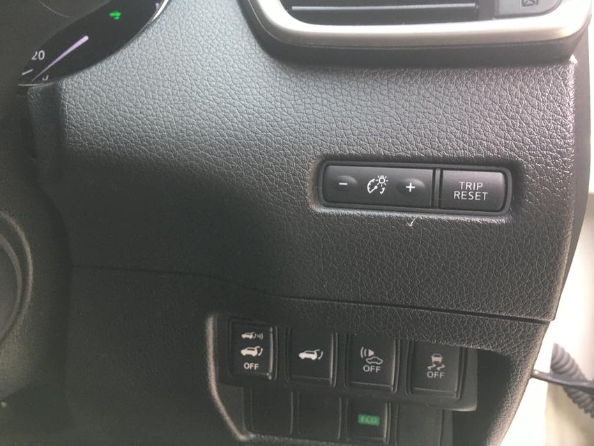 X-Trail Hybrid 2.0V 2016 SUV+ประหยัดน้ำมัน ไม่รอชาร์จ รูปที่ 9