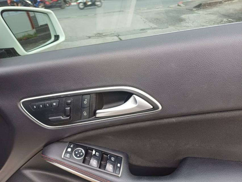 2015 BENZ CLA250 AMG หลังคาแก้ว TOP สุดๆ มือเดียว บุ๊คเซอร์วิสครบ 19