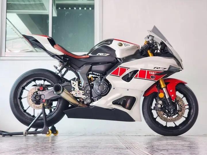 มอเตอร์ไซค์ราคาเบาๆ Yamaha R7 2