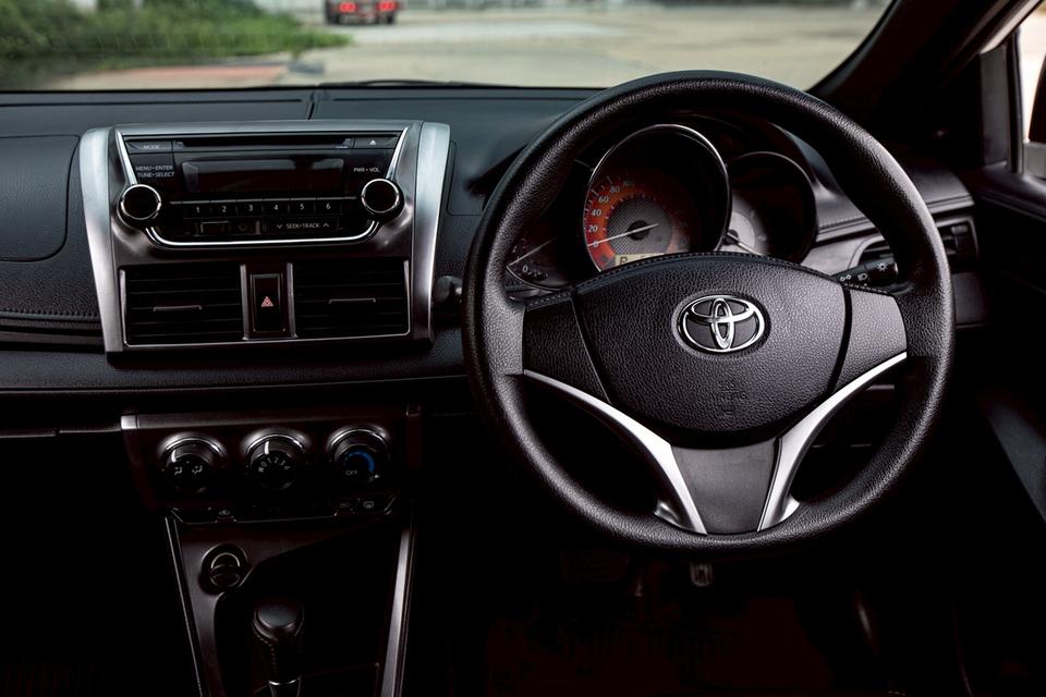 Toyota Yaris 1.2J ปี 2016 สีขาว รถสวยเดิม 17