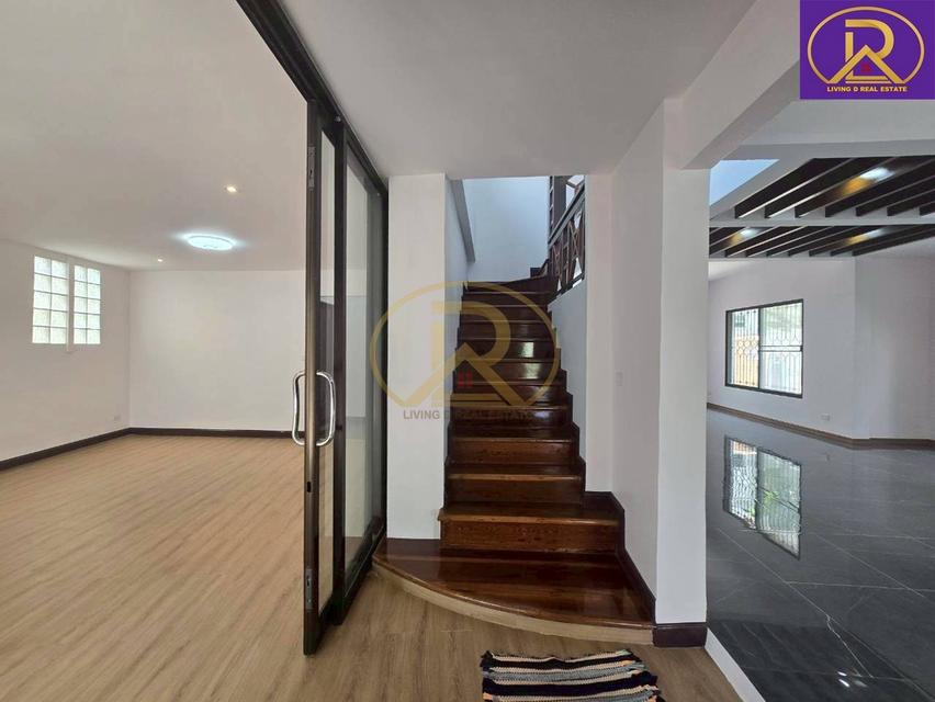 ขายถูกที่สุดในโครงการคันทรี่ ปาร์ค 1 รีโนเวทใหม่ทั้งหลัง พื้นที่ใช้สอยเยอะ พร้อมอยู่ ฟรีโอน ต.ห้วยกะปิ อ.เมืองชลบุรี จ.ช 4