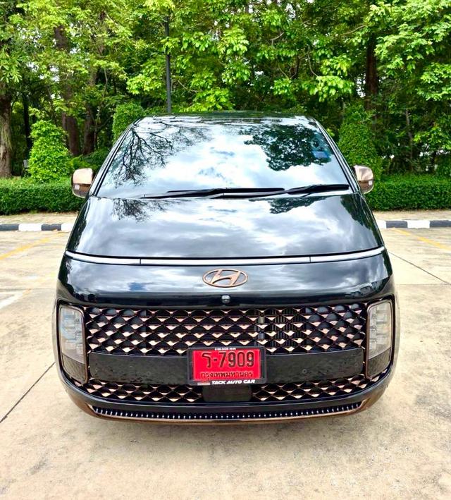 Hyundai STARIA 2.2 PREMIUM SUNROOF TOP สีดำ ปี 2024 ไมล์ 30,000 กม. 2
