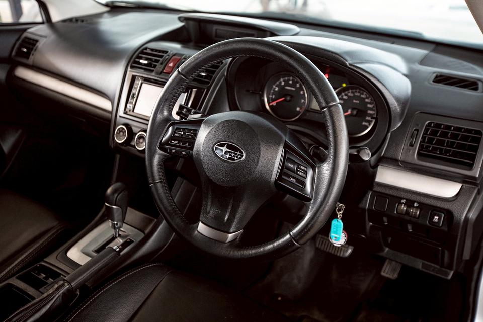 Subaru Xv 2.0 AWD สีเทา ปี 2015 แร๊ปกันรอยสีเทาด้านไว้ทั้งคัน 14