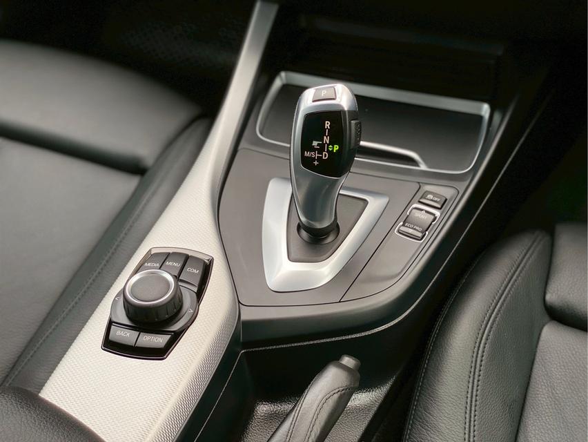 รหัสรถ PBG9999 BMW118i M Sport ปี 2018 13