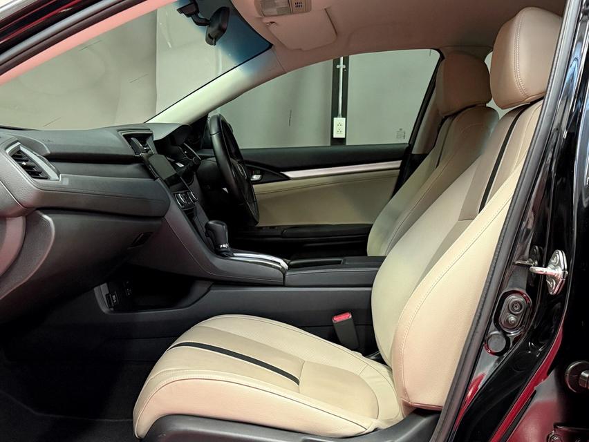 2017 HONDA CIVIC FC 1.8 EL รถมือเดียวออกป้ายแดง รถวิ่งน้อย เข้าศูนย์ทุกระยะ ไม่เคยมีอุบัติเหตุครับ 13