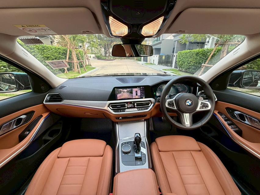 BMW 330Li M Sport ปี 2022Mileage 50,000 Km. (สี Carbon black ดำประกายน้ำเงิน) รูปที่ 10