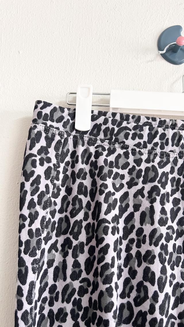 ยุนิL กางเกงหญิงเลคกิ้งผ้ายืดสีเทาลาย รูปที่ 4