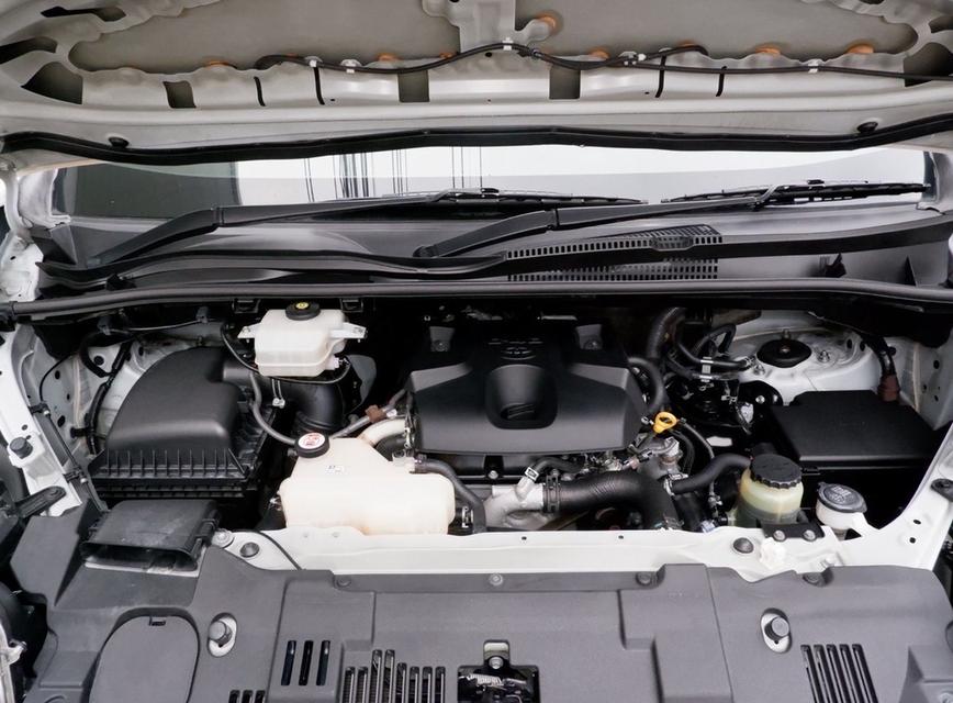 Toyota HIACE 2.8 MT Eco Van 202020 14