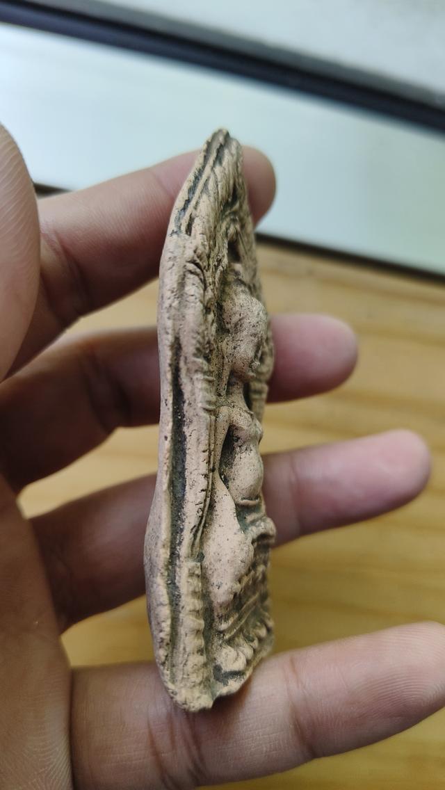 พระหูยานซุ้มเรือนแก้วฐานบัว 2 ชั้น เนื้อดิน รูปที่ 8