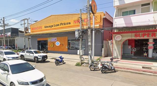 ตลาดถนนคนเดินไนท์ สีคิ้ว 330 ม. ให้เช่าอาคารพาณิชย์ 3 ชั้น 2 คูหา หัวมุม 52 ตร.วา. รร.ประสารวิทยา ติดถนนใหญ่ 2 นอน 2 น้ำ 3