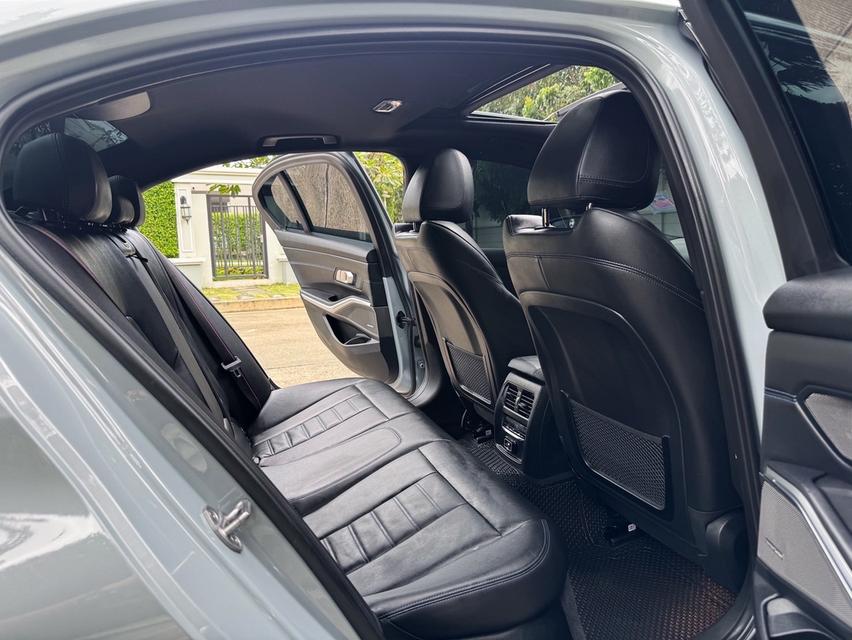 รหัสรถ AVA4664 🆙 BMW 330e M Sport LCI โฉมใหม่ ปี 2023 ตัว Top 16