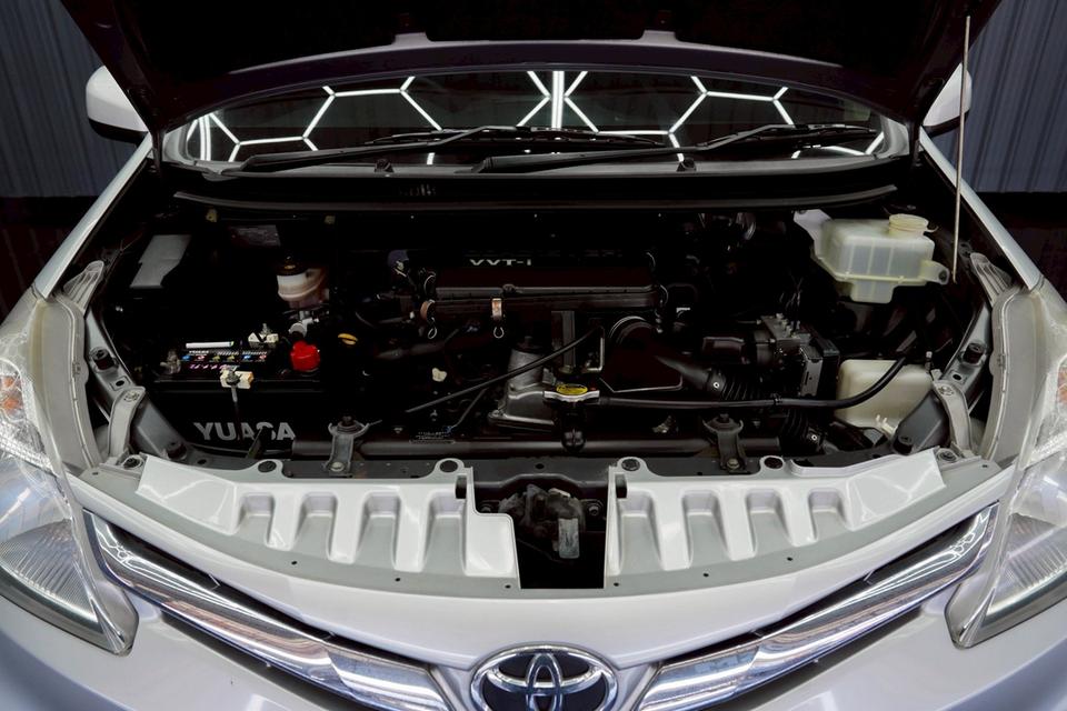 TOYOTA AVANZA 1.5 G AT ปี 2011 จด 2012 สีเทา ไมล์ 46,xxx km. 13