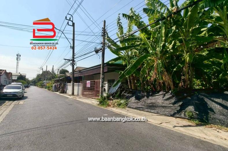 บ้านเดี่ยว หมู่บ้าน มัณฑวรรณ ซอยสายไหม 37 เนื้อที่ 48.3 ตารางวา ใกล้ตลาดเอซี.สายไหม เขตสายไหม 2